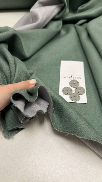 Двусторонний кашемир в стиле Max Mara. Цвет шалфей/жемчужный серый 